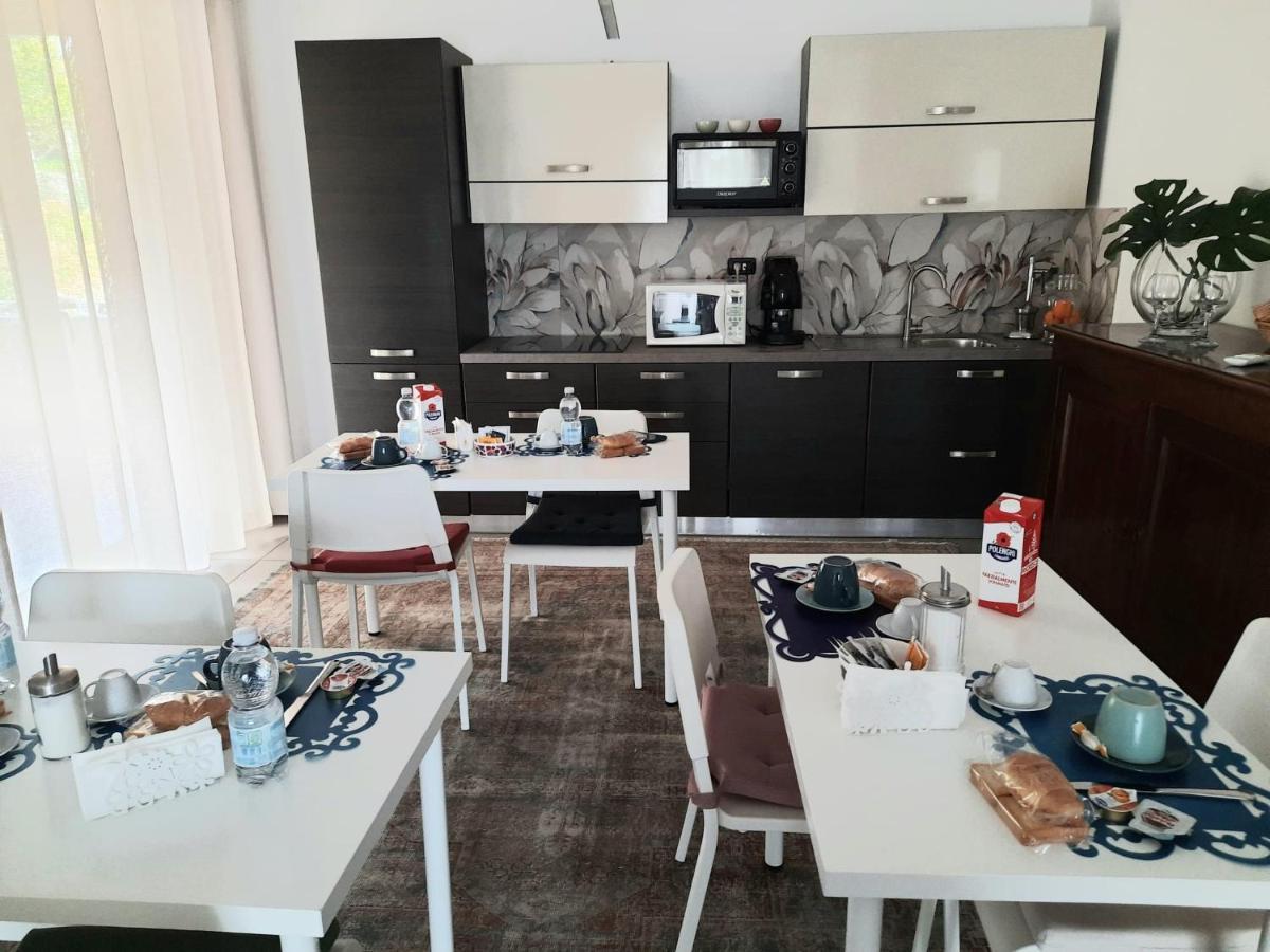Caprice B&B Pozzuoli Esterno foto